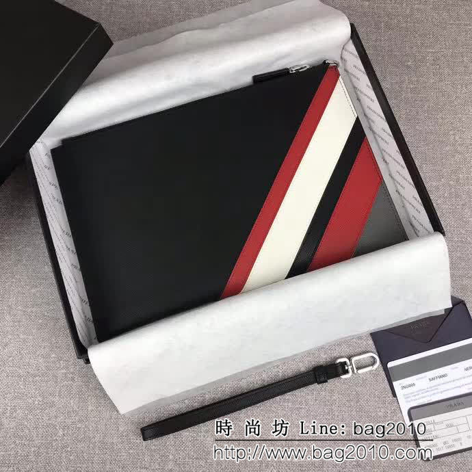 PRADA普拉達 專櫃最新款式 頂級原單十字紋牛皮 限量版男士手包 2NG005 DD1152